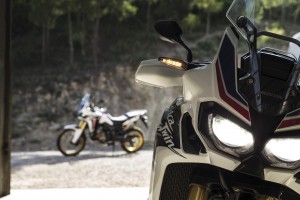 CRF1000L_AT_2016_Static_014